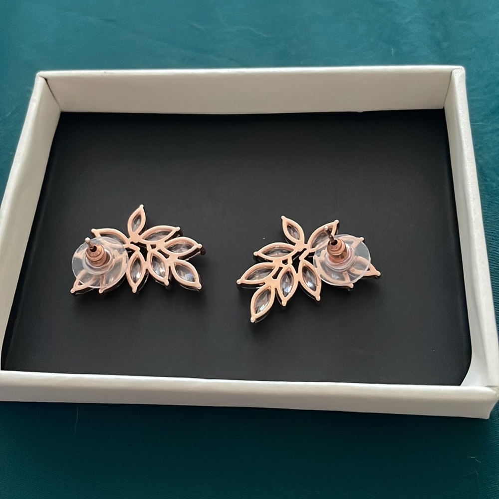 Statement earrings - Picture 2 of 2